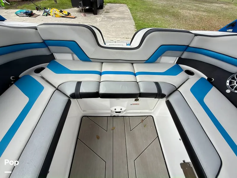 Slide: The Image of Yamaha Wake Series 242X 2020 - 16284224