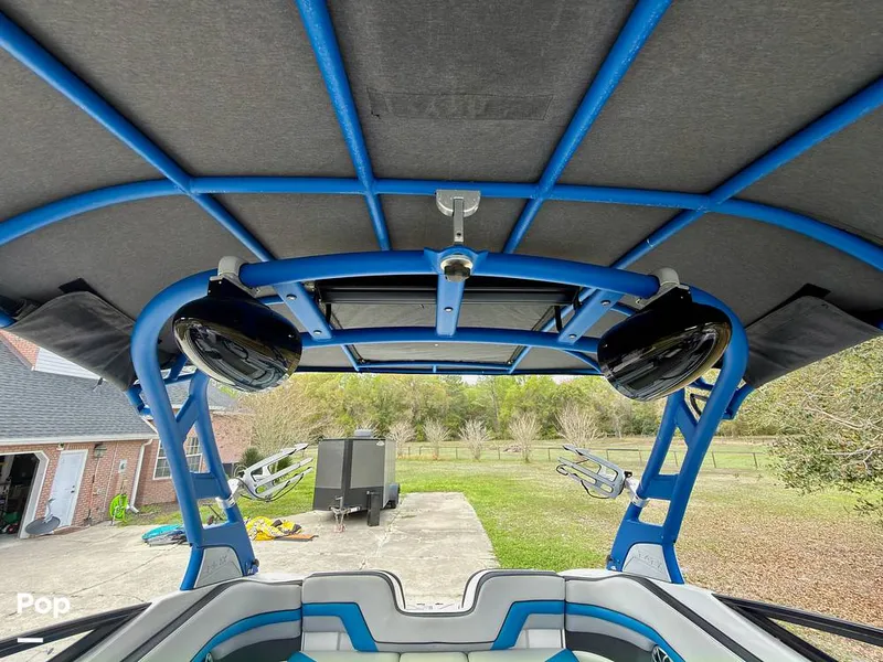 Slide: The Image of Yamaha Wake Series 242X 2020 - 16284118