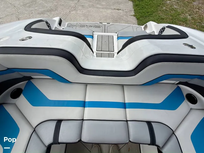 Slide: The Image of Yamaha Wake Series 242X 2020 - 16284120