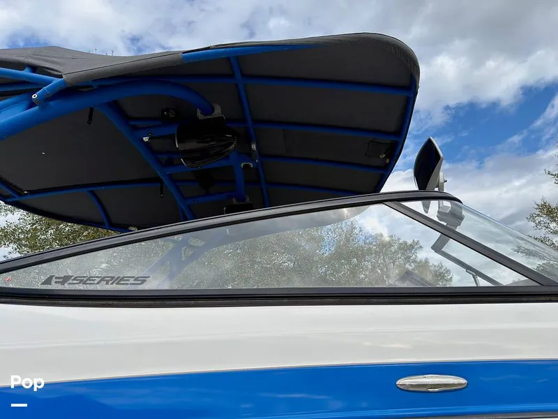 Slide: The Image of Yamaha Wake Series 242X 2020 - 16284128