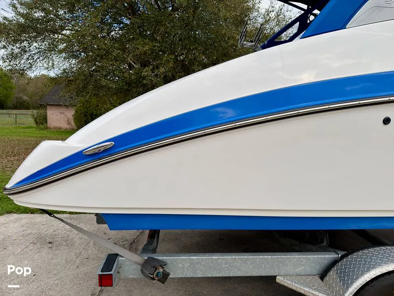 Slide: The Image of Yamaha Wake Series 242X 2020 - 16284131