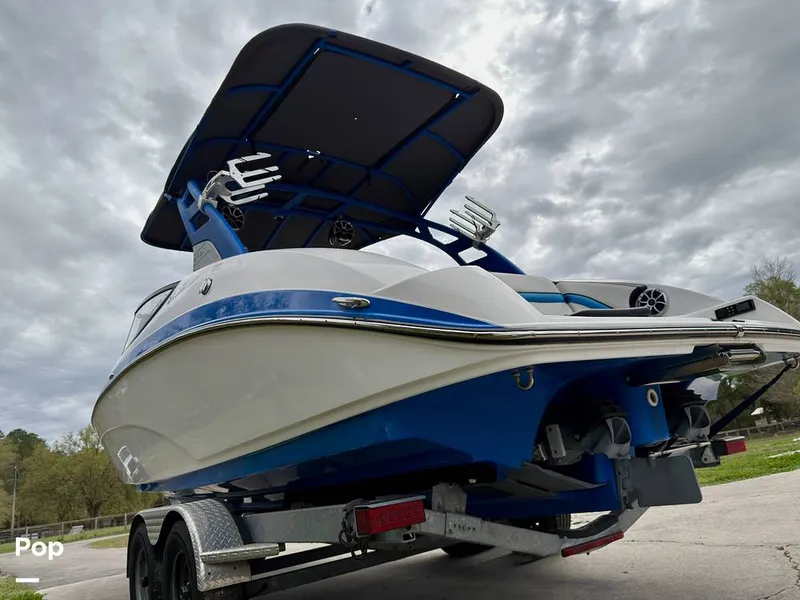 Slide: The Image of Yamaha Wake Series 242X 2020 - 16284134