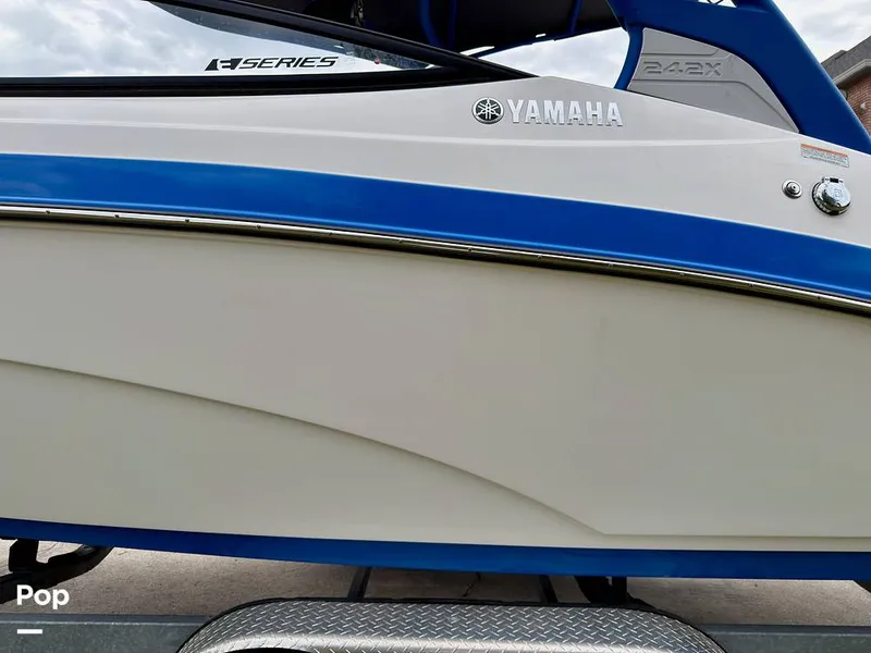 Slide: The Image of Yamaha Wake Series 242X 2020 - 16284137