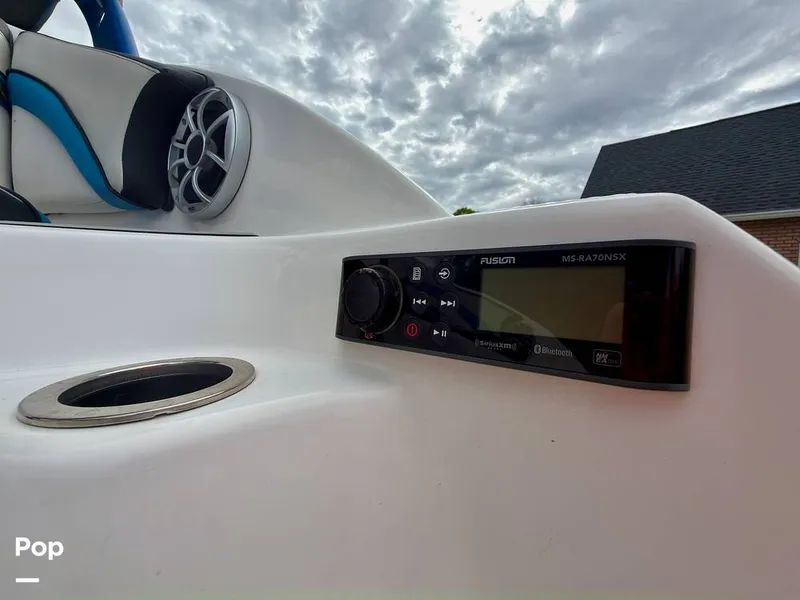 Slide: The Image of Yamaha Wake Series 242X 2020 - 16284149