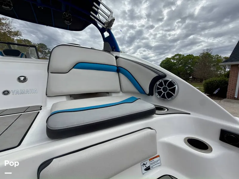 Slide: The Image of Yamaha Wake Series 242X 2020 - 16284152