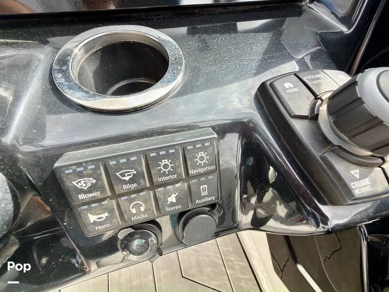 Slide: The Image of Yamaha Wake Series 242X 2020 - 16284168