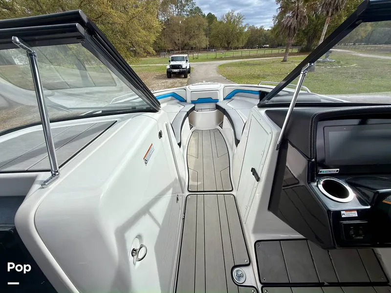 Slide: The Image of Yamaha Wake Series 242X 2020 - 16284174