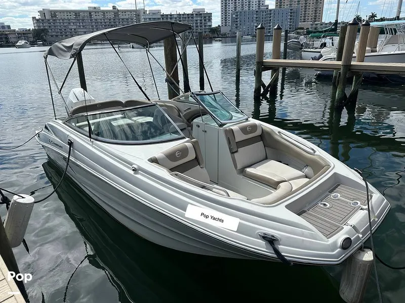 Slide: The Image of Crownline Boats E235XS 2023 - 16350015