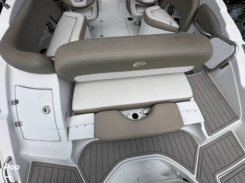 Slide: The Image of Crownline Boats E235XS 2023 - 16350023