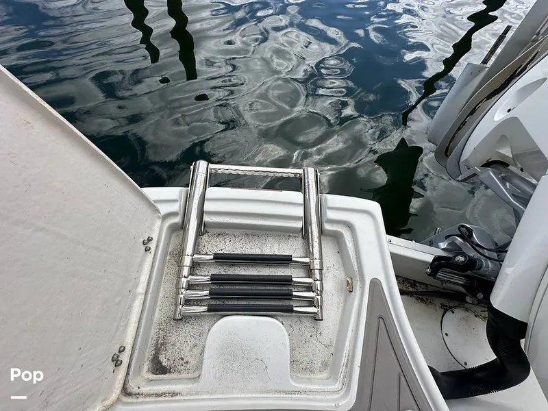 Slide: The Image of Crownline Boats E235XS 2023 - 16350025