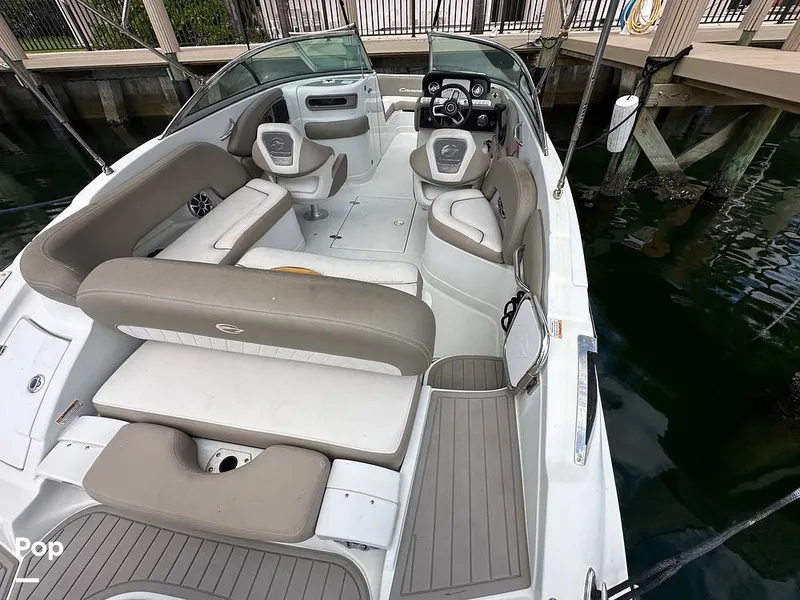 Slide: The Image of Crownline Boats E235XS 2023 - 16350026