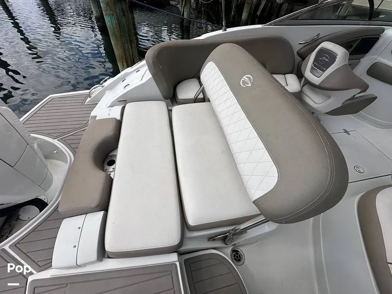Slide: The Image of Crownline Boats E235XS 2023 - 16350027