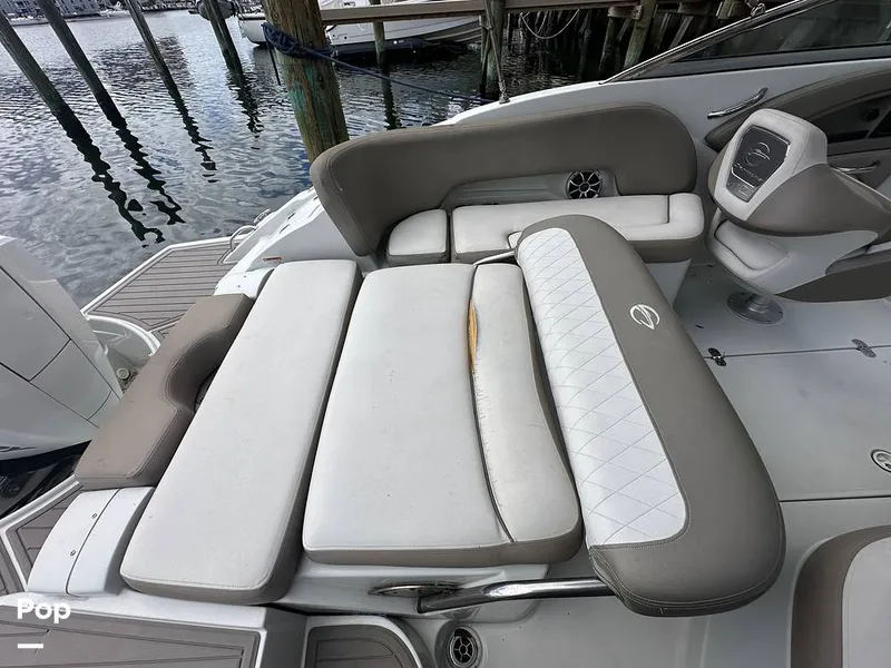 Slide: The Image of Crownline Boats E235XS 2023 - 16350028