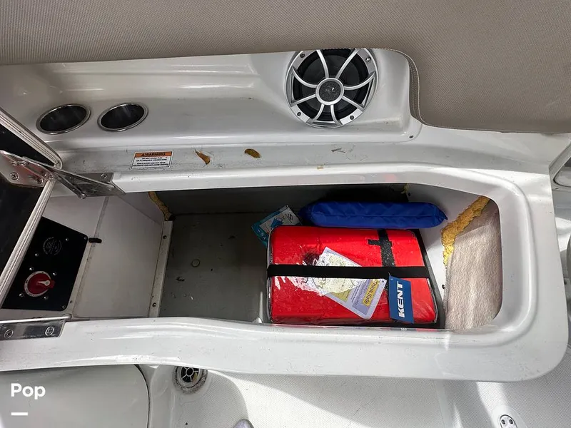 Slide: The Image of Crownline Boats E235XS 2023 - 16350035