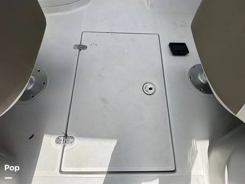 Slide: The Image of Crownline Boats E235XS 2023 - 16350038