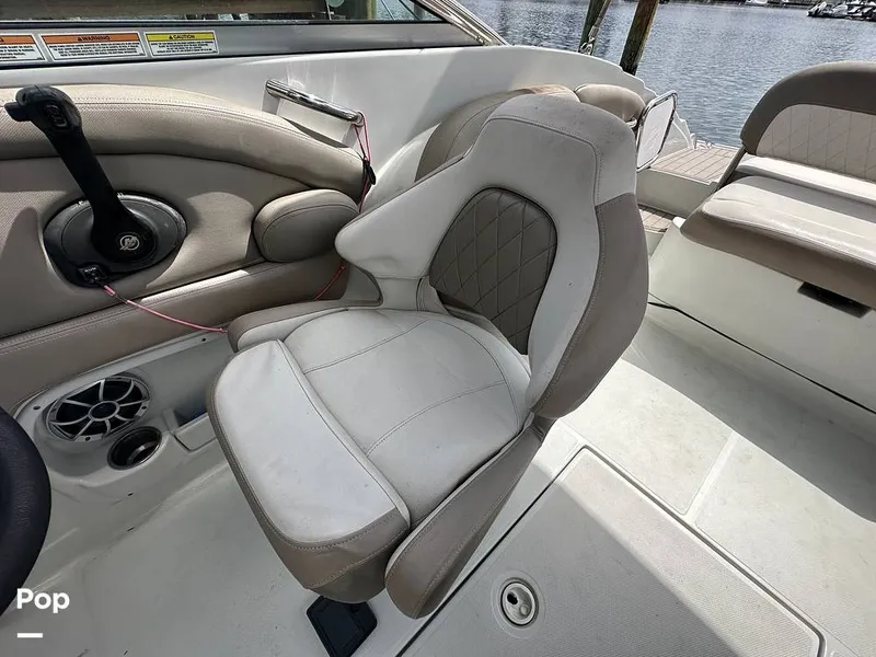 Slide: The Image of Crownline Boats E235XS 2023 - 16350041