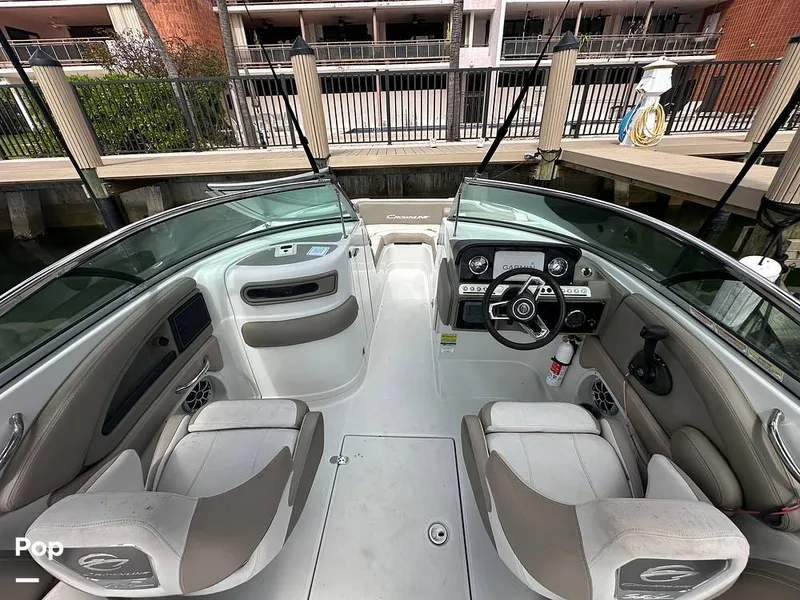 Slide: The Image of Crownline Boats E235XS 2023 - 16350056