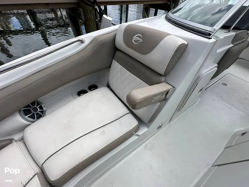 Slide: The Image of Crownline Boats E235XS 2023 - 16350064