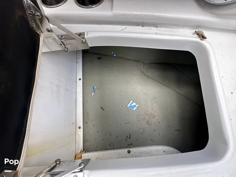 Slide: The Image of Crownline Boats E235XS 2023 - 16350066