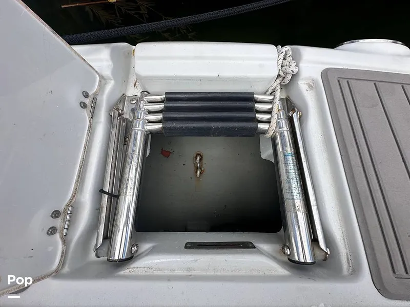 Slide: The Image of Crownline Boats E235XS 2023 - 16350068