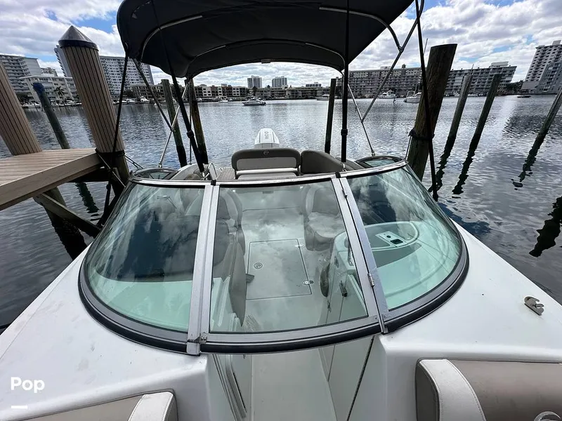 Slide: The Image of Crownline Boats E235XS 2023 - 16350070