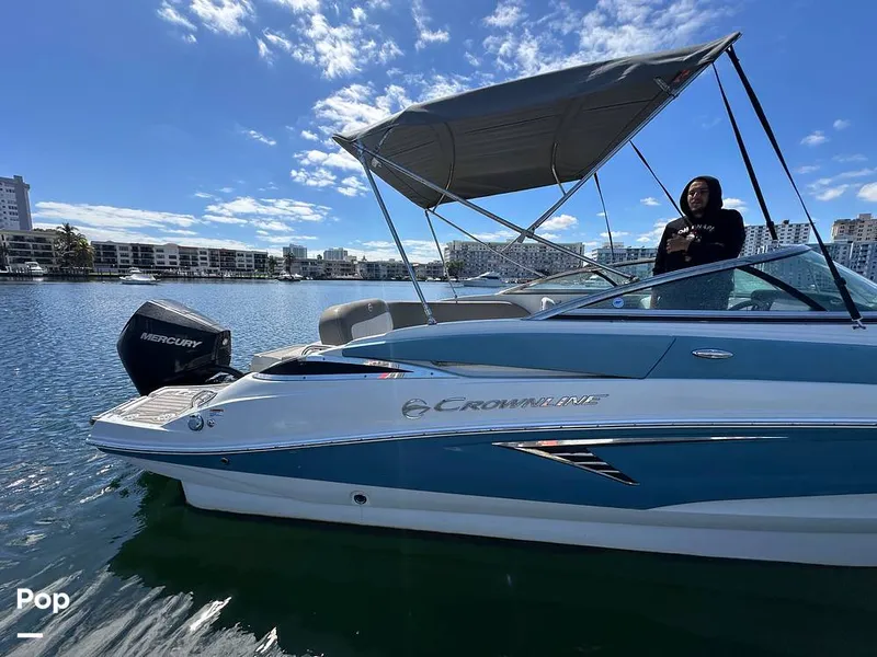 Slide: The Image of Crownline Boats E235XS 2023 - 16245608