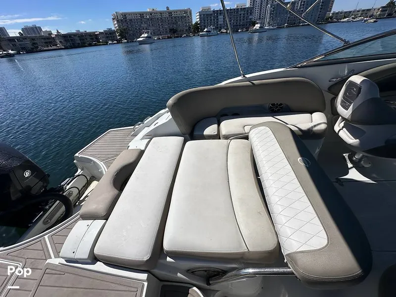 Slide: The Image of Crownline Boats E235XS 2023 - 16268914