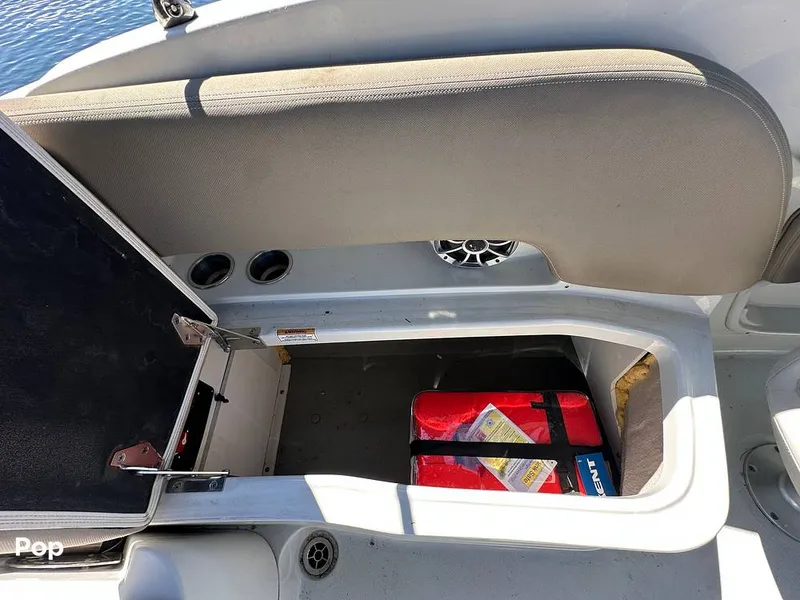 Slide: The Image of Crownline Boats E235XS 2023 - 16268921