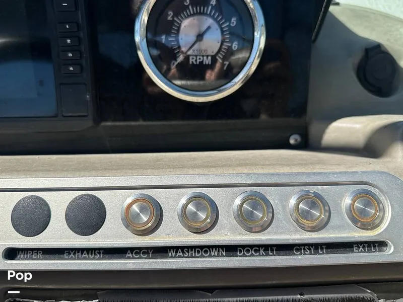 Slide: The Image of Crownline Boats E235XS 2023 - 16268928