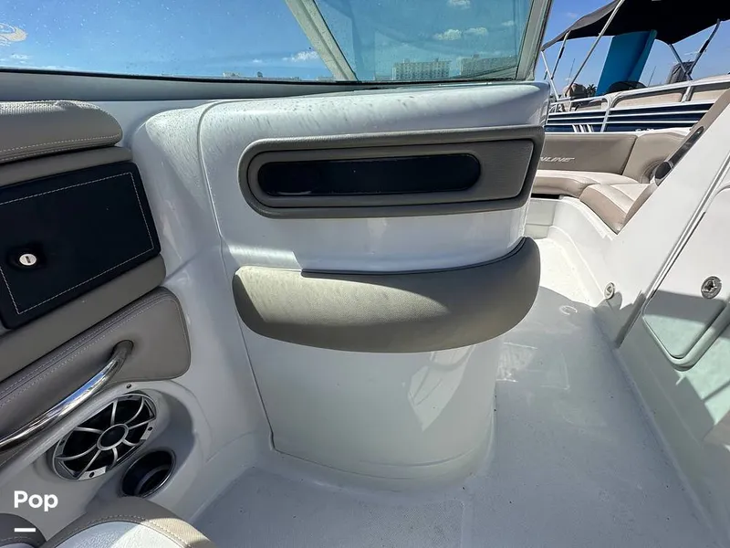 Slide: The Image of Crownline Boats E235XS 2023 - 16268942