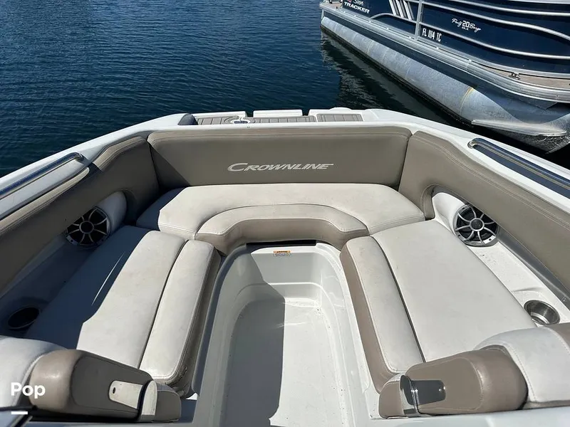 Slide: The Image of Crownline Boats E235XS 2023 - 16268947