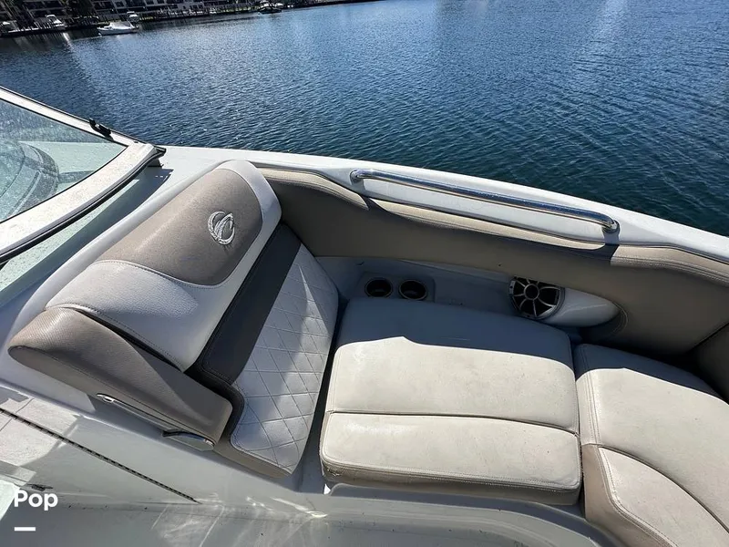 Slide: The Image of Crownline Boats E235XS 2023 - 16268949