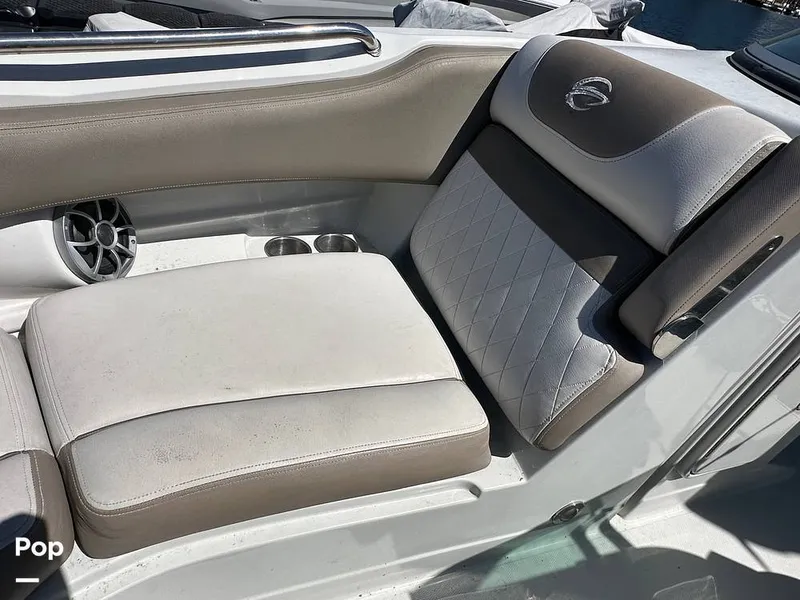 Slide: The Image of Crownline Boats E235XS 2023 - 16268951