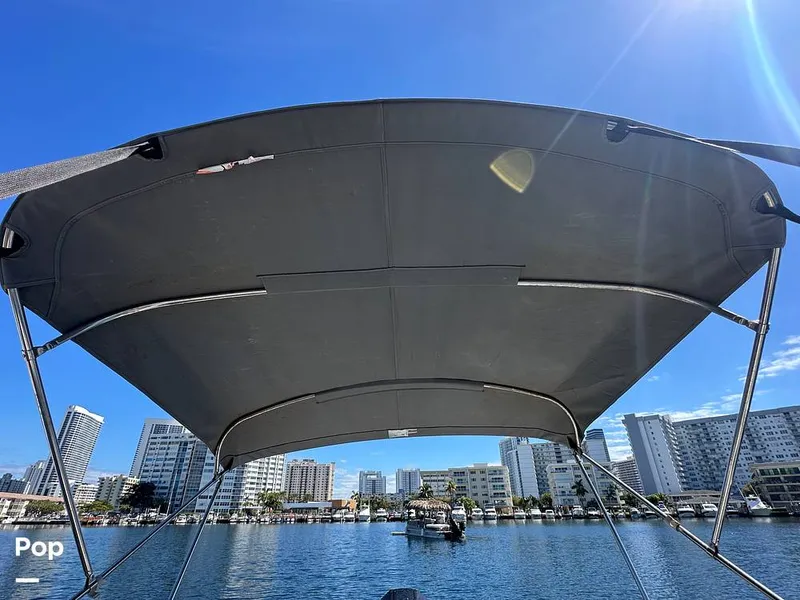 Slide: The Image of Crownline Boats E235XS 2023 - 16268958