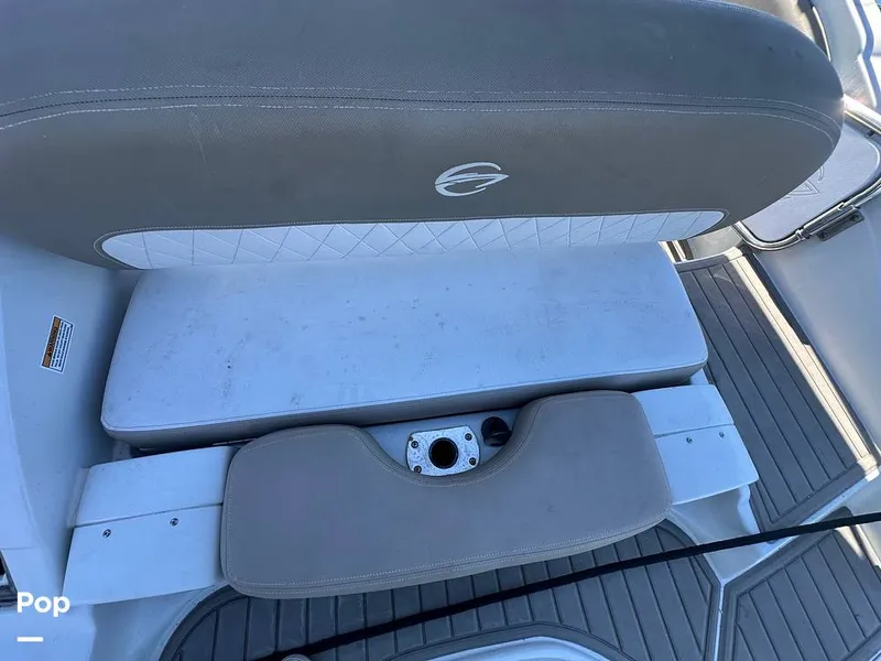 Slide: The Image of Crownline Boats E235XS 2023 - 16268979