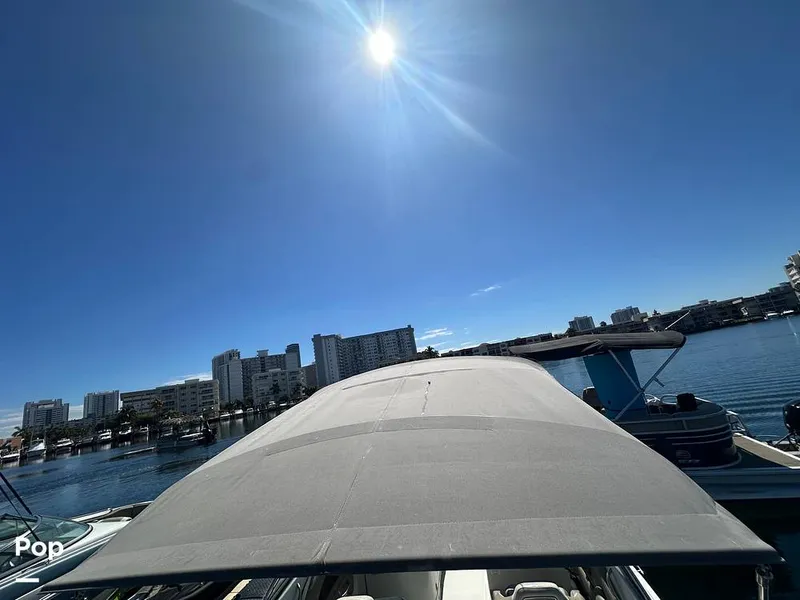 Slide: The Image of Crownline Boats E235XS 2023 - 16268981