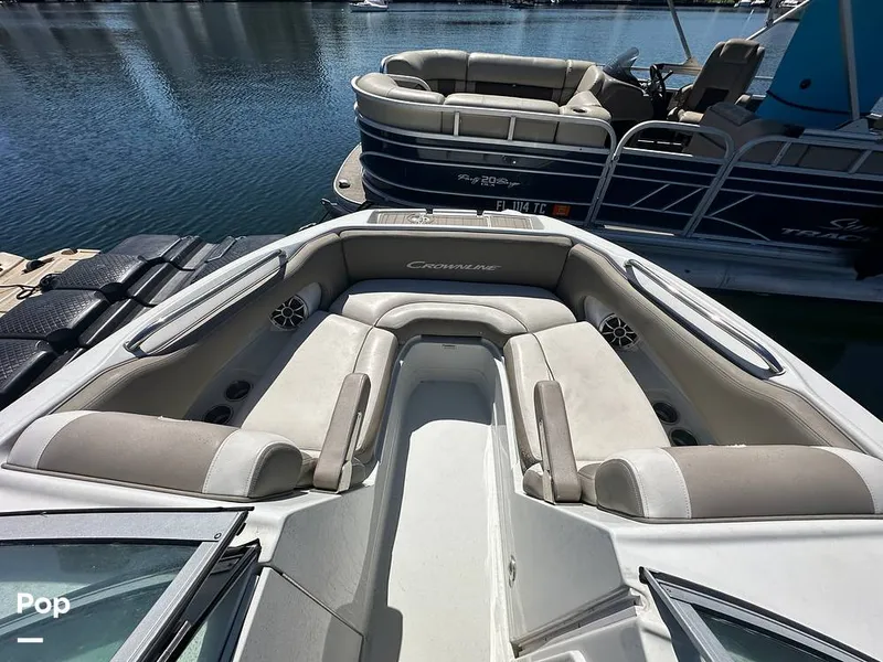 Slide: The Image of Crownline Boats E235XS 2023 - 16268992