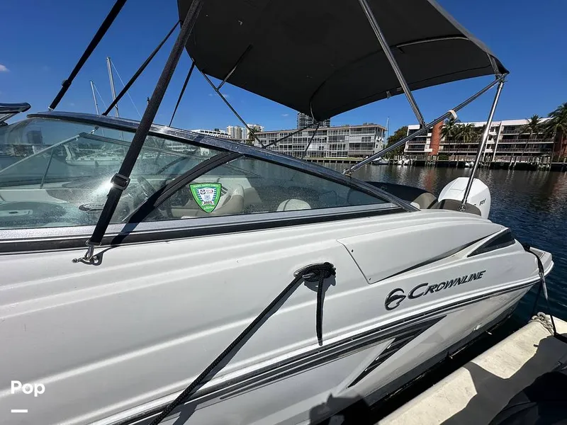 Slide: The Image of Crownline Boats E235XS 2023 - 16268972