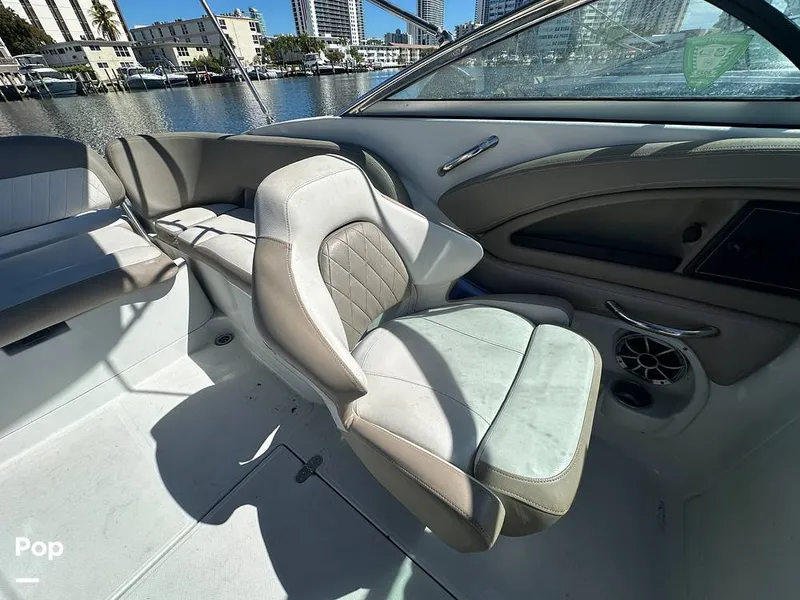 Slide: The Image of Crownline Boats E235XS 2023 - 16269001
