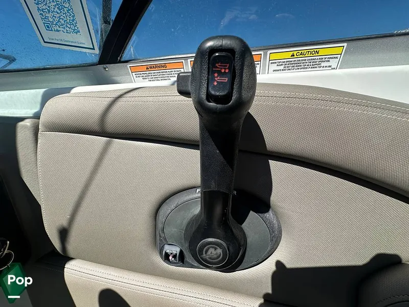 Slide: The Image of Crownline Boats E235XS 2023 - 16269003