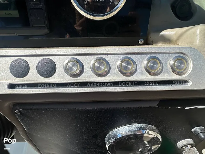 Slide: The Image of Crownline Boats E235XS 2023 - 16269006