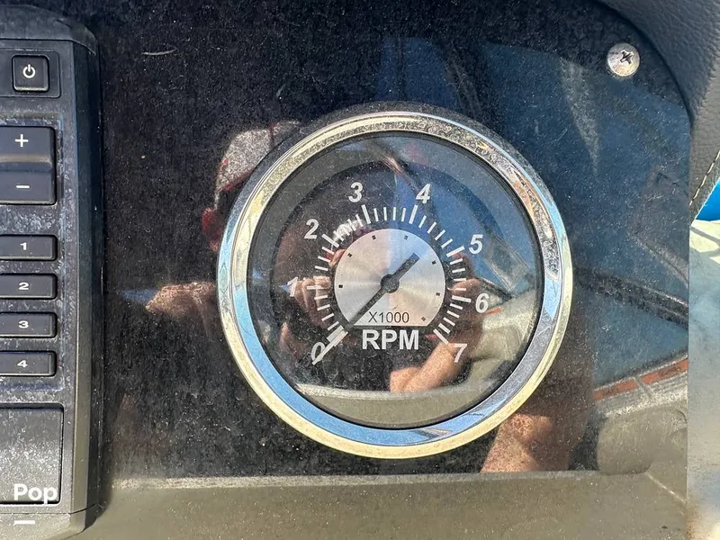 Slide: The Image of Crownline Boats E235XS 2023 - 16269007