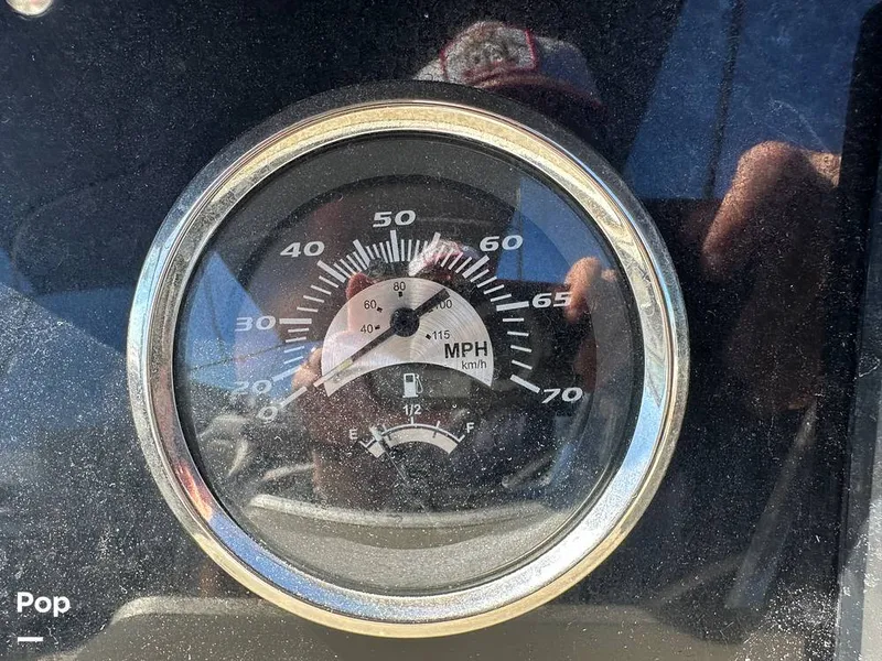 Slide: The Image of Crownline Boats E235XS 2023 - 16269008