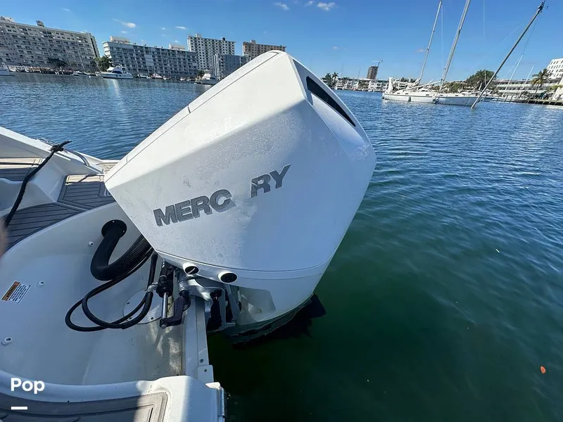 Slide: The Image of Crownline Boats E235XS 2023 - 16268973