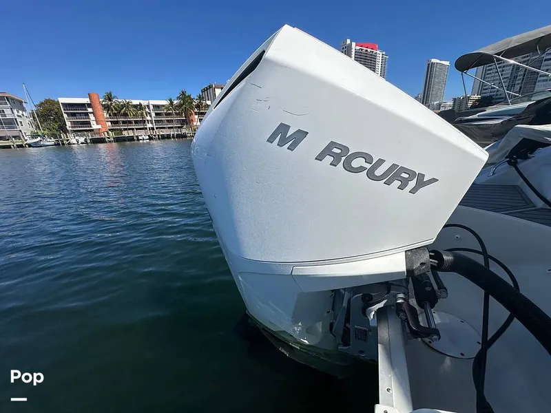 Slide: The Image of Crownline Boats E235XS 2023 - 16268974