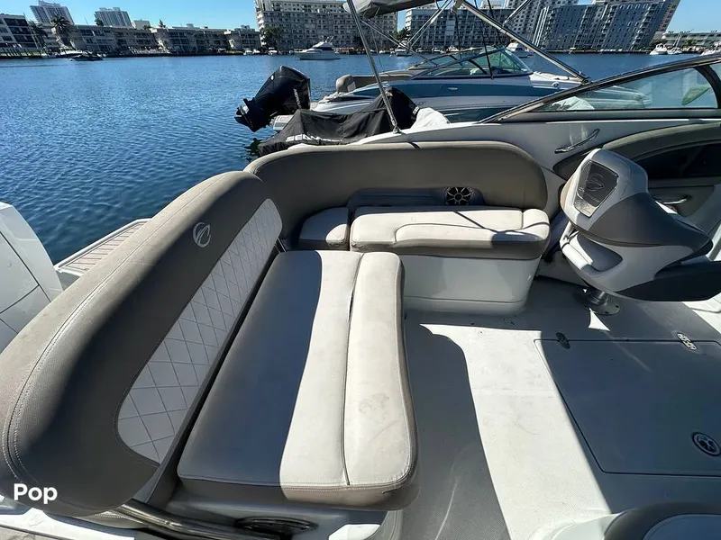 Slide: The Image of Crownline Boats E235XS 2023 - 16269019