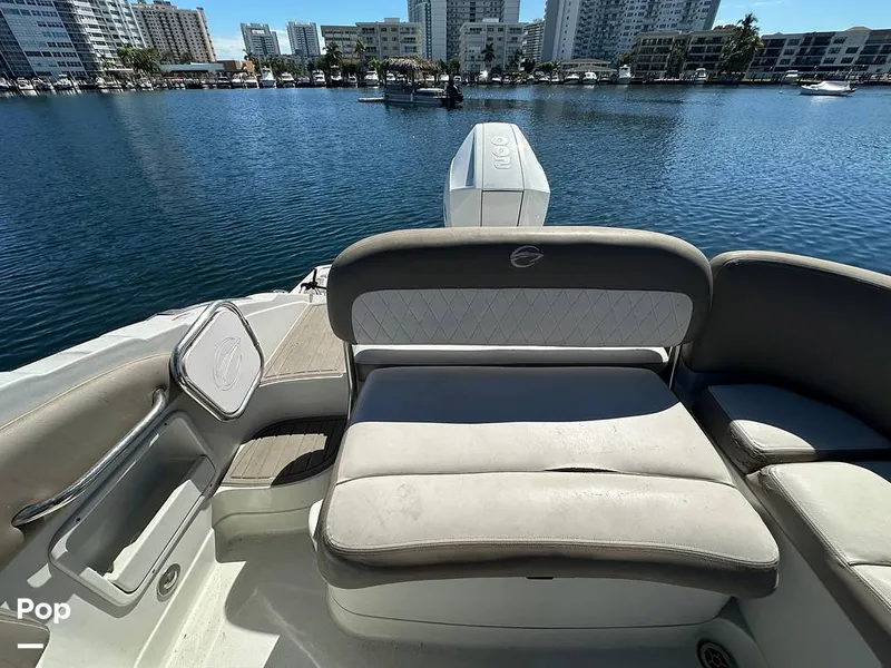 Slide: The Image of Crownline Boats E235XS 2023 - 16269021