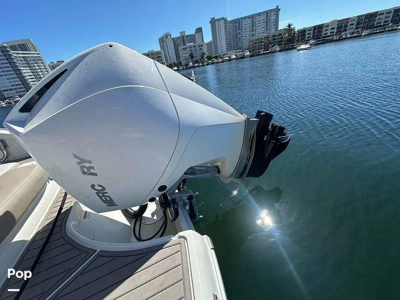 Slide: The Image of Crownline Boats E235XS 2023 - 16269030