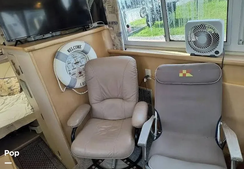 Slide: The Image of Carver Yachts 325 Aft Cabin 1998 - 16316360