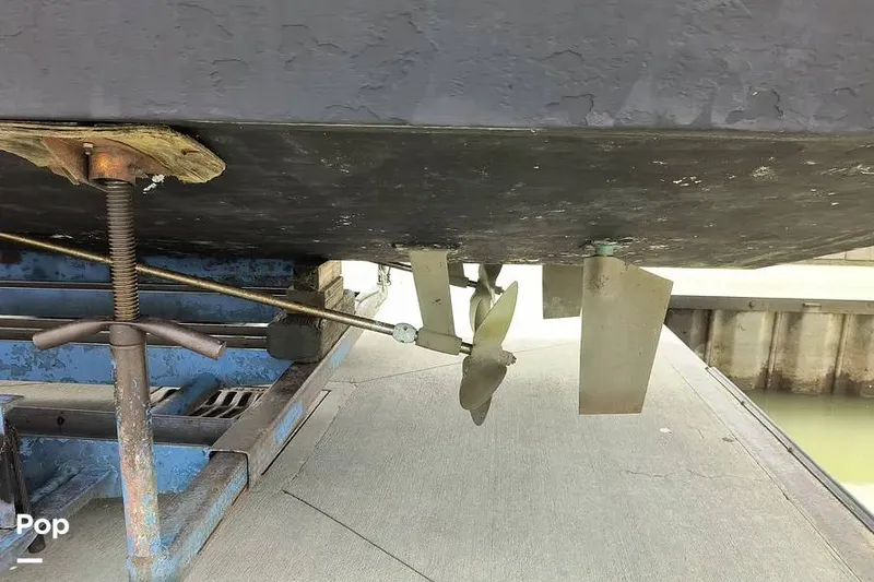 Slide: The Image of Carver Yachts 325 Aft Cabin 1998 - 16316382